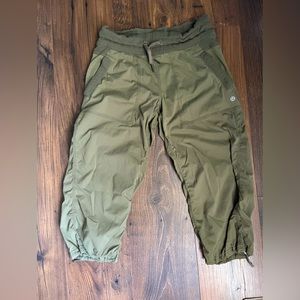 Lululemon Dance Studio Mid Rise Cropped Pant - 6